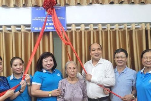 Quận Cầu Giấy bàn giao 'Mái ấm tình thương' cho hội viên phụ nữ
