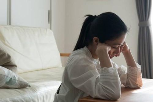 Bỗng dưng được chồng chiều chuộng, tôi sụp đổ khi biết được âm mưu đáng sợ của anh ta