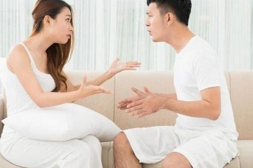 Hình phạt đáng sợ của gã bạn trai ghen tuông vô độ