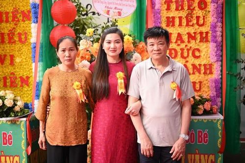 Nhiều người con xúc động khi được thể hiện chữ Hiếu trong chương trình 'Bách thiện hiếu vi tiên'