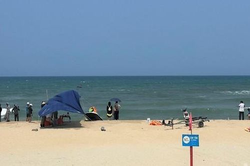 Anh em song sinh mất tích khi tắm biển ở Đà Nẵng