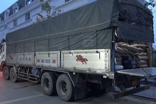 Tiêu hủy gần 2,7 tấn tinh bột chế biến bún tươi, bánh phở không rõ nguồn gốc