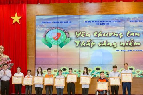 Quảng Ninh: Tiếp nhận hơn 8,6 tỷ đồng ủng hộ người khuyết tật và trẻ mồ côi