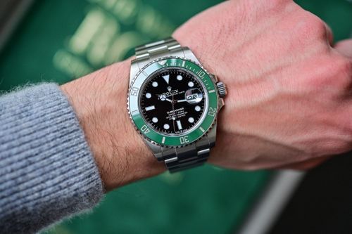 Rolex vẫn được giá khi thị trường đình trệ