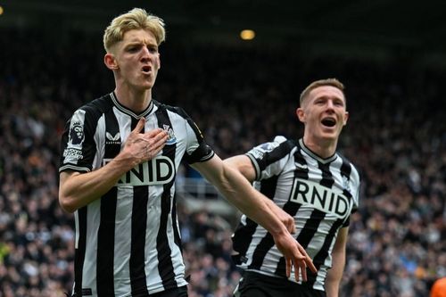 Newcastle đẩy MU khỏi nhóm dự Europa League