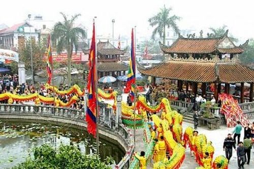 Liên hoan nghệ thuật hát chầu văn tại lễ hội Phủ Dày