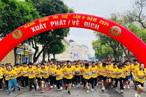 Hơn 400 cán bộ, chiến sĩ công an tham gia giải chạy Nâng bước trí tuệ