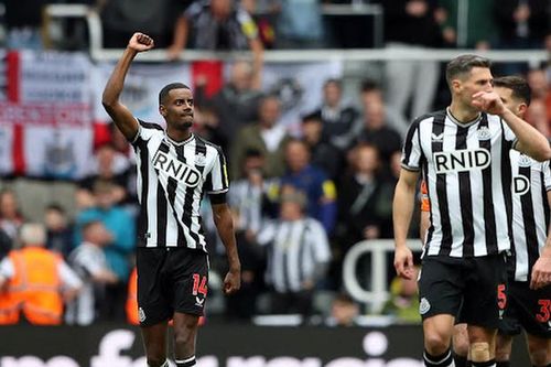 Thắng đậm Tottenham, Newcastle đẩy MU xuống vị trí thứ 7 Ngoại hạng Anh