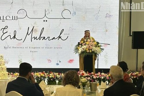 Cộng đồng Hồi giáo tại Việt Nam đón lễ truyền thống Eid al-Fitr