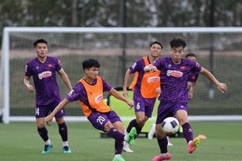 Nhịp đập sân cỏ: Cầu thủ U.23 Việt Nam trẻ nhất giải