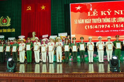 Công an Đắk Lắk tổ chức kỷ niệm 50 năm Ngày truyền thống Cảnh sát cơ động