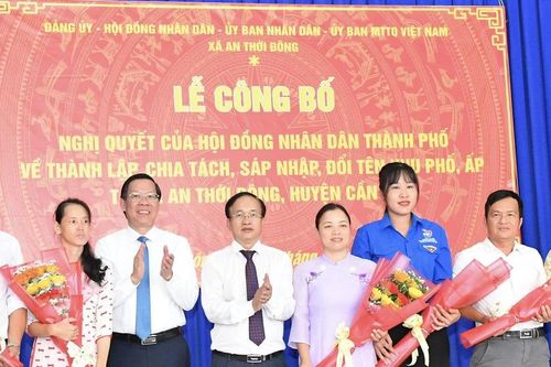 Chủ tịch UBND TPHCM Phan Văn Mãi dự lễ công bố thành lập khu phố, ấp tại huyện Cần Giờ