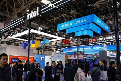 Nghị sĩ Mỹ nổi giận vì laptop Huawei sử dụng chip Intel