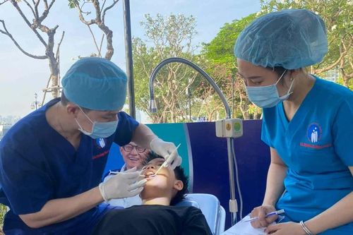 Thí điểm mô hình trường - trạm về nha học đường