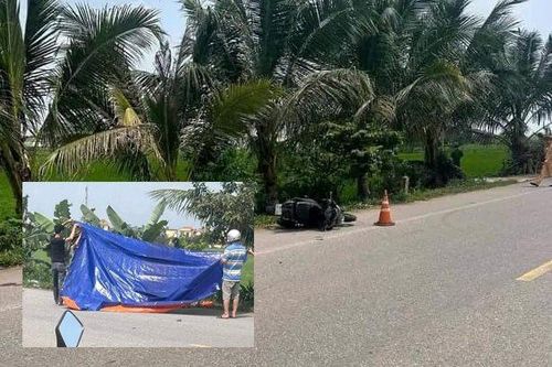 Xe máy va chạm xe bán tải, 2 nữ sinh viên tử vong