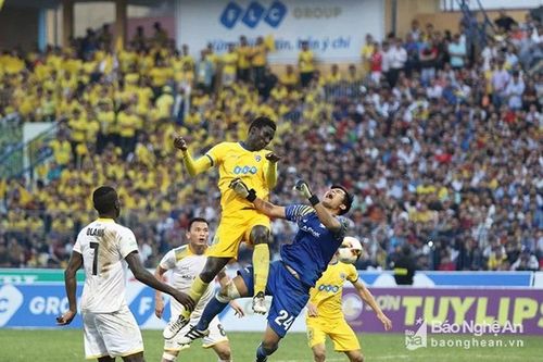 Thủ môn từng thi đấu cho Sông Lam Nghệ An và cuộc cạnh tranh khốc liệt ở phố núi