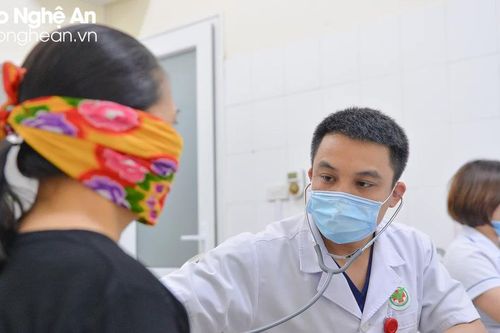 Hàng loạt nguy cơ sức khỏe trong mùa nắng nóng