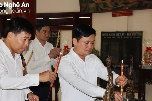 Đoàn công tác tỉnh Nghệ An dâng hương tưởng niệm tại các di tích lịch sử ở Bình Phước
