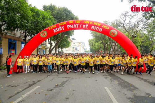 Sôi nổi giải chạy của Công an TP Hà Nội
