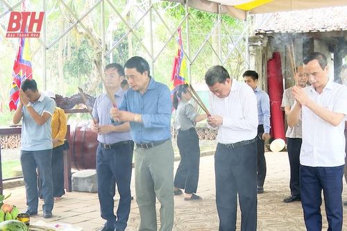Thứ trưởng Bộ Công an Lê Quốc Hùng dâng hương tưởng niệm 1019 năm ngày mất Anh hùng dân tộc Lê Hoàn