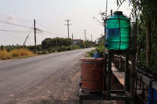 Nước miễn phí mát lòng ngày nắng nóng