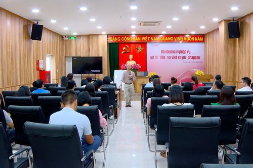 Rút tít và sa pô như thế nào để tăng tính hấp dẫn cho tin, bài báo điện tử?