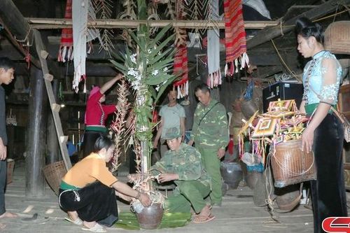 Độc đáo nghi lễ 'Mượng ma' của đồng bào dân tộc Xinh Mun