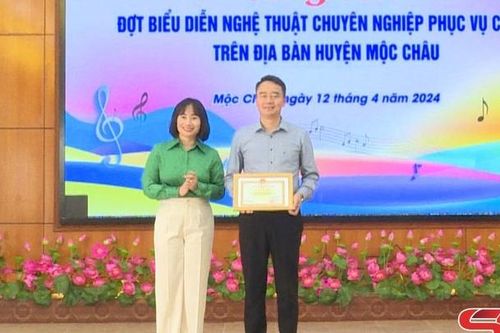 Tổng kết đợt biểu diễn nghệ thuật chuyên nghiệp phục vụ nhân dân trên địa bàn huyện Mộc Châu