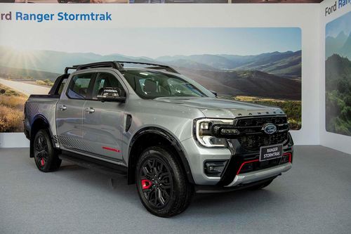 Ford 'chốt' giá Everest Platinum và Ranger Stormtrak