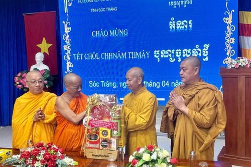 Sóc Trăng: Ban Trị sự GHPGVN tỉnh thăm, chúc Tết Chôl Chnăm Thmây năm 2024