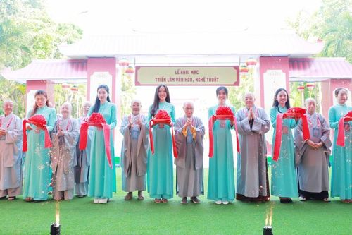 TP.Cần Thơ: Khai mạc triển lãm văn hóa nghệ thuật 'Vạn dặm yêu thương'