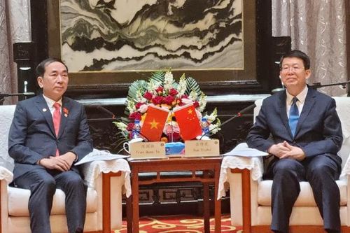 Thứ trưởng Trần Quốc Tỏ thăm, làm việc tại tỉnh Vân Nam