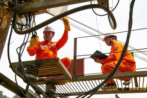 Sẵn sàng cấp điện cho mùa nắng nóng