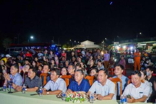 Ngọc Hiển rộn ràng khai mạc phần hội Lễ tri ân Quốc Tổ