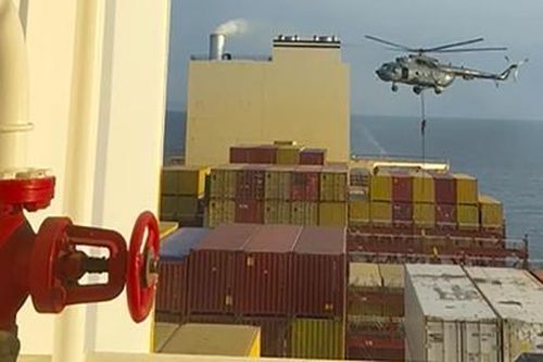 Quân đội Iran bắt giữ con tàu liên quan tới Israel, gia tăng thêm căng thẳng