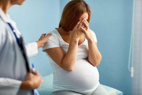 Quan hệ với hai người, làm sao để biết thai nhi con ai?
