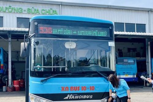 Những 'bông hoa' người tốt, việc tốt ở Xí nghiệp xe buýt 10-10