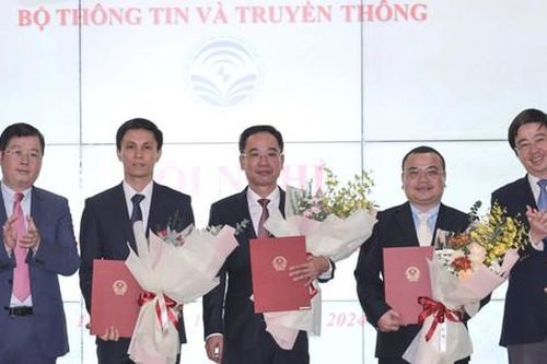 Bổ nhiệm Tổng Biên tập Tạp chí Thông tin và Truyền thông