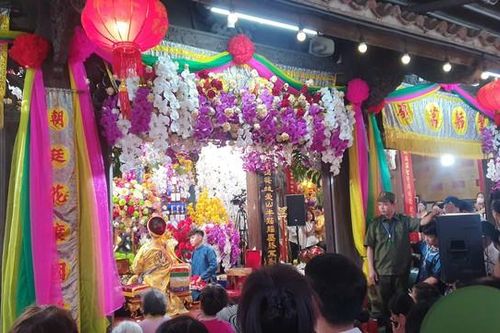 Lễ hội Phủ Dầy Nam Định có gì đặc biệt mà thu hút nhiều du khách đến thế?