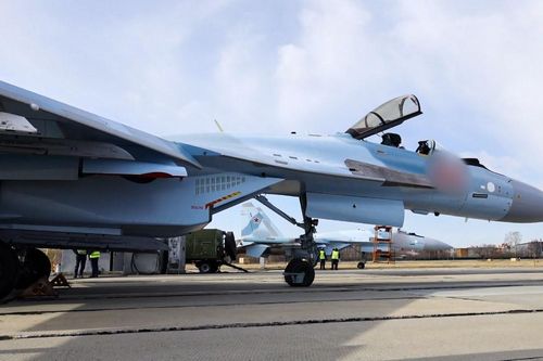 Không quân Nga nhận liên tiếp chiến đấu cơ Su-35 và Su-34 cực mạnh