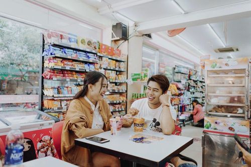 So sánh bữa trưa tại cửa hàng tiện lợi của dân văn phòng TP.HCM
