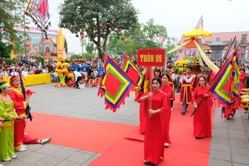 Độc đáo lễ rước bánh trôi tưởng nhớ Hai Bà Trưng tại huyện Phúc Thọ