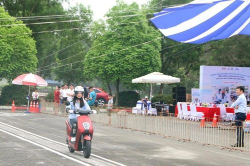 Bồi dưỡng kỹ năng lái xe an toàn cho học sinh trung học phổ thông
