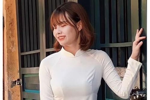 Vượt nghịch cảnh, nữ sinh khiếm thị mang ánh sáng yêu thương đến những mảnh đời kém may mắn
