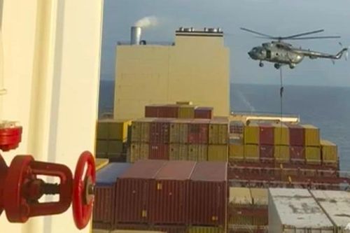 Iran khống chế tàu hàng liên quan đến Israel ở eo biển Hormuz