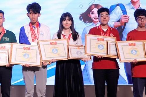 Nữ sinh duy nhất giật giải đặc biệt Olympic Toán học toàn quốc 2024