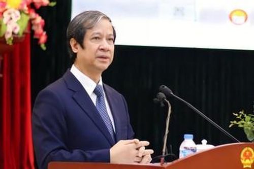 Bộ trưởng giáo dục nhận thêm nhiệm vụ; Cô giáo dùng thước gõ đầu học sinh