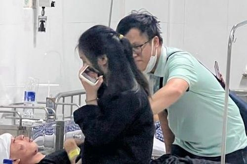 Vụ xe khách va chạm ô tô tải, 25 người thương vong: Vợ chồng bác sỹ cứu người trên đường đi công tác