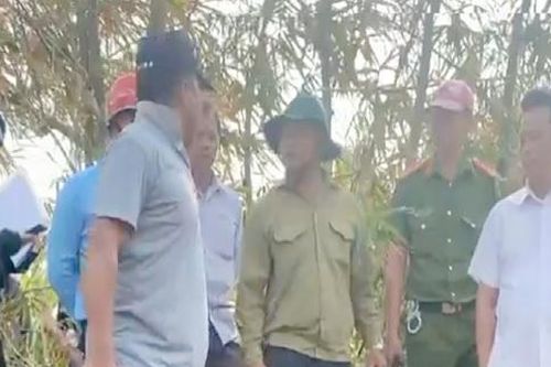 Cầm dao dọa chém cán bộ khi bị phát hiện đặt ống dẫn nước trái phép