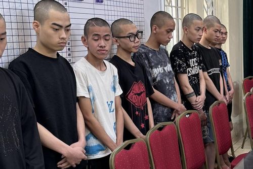 Hỗn chiến trong đêm ở Hà Nội, 6 thanh niên bị khởi tố về tội giết người